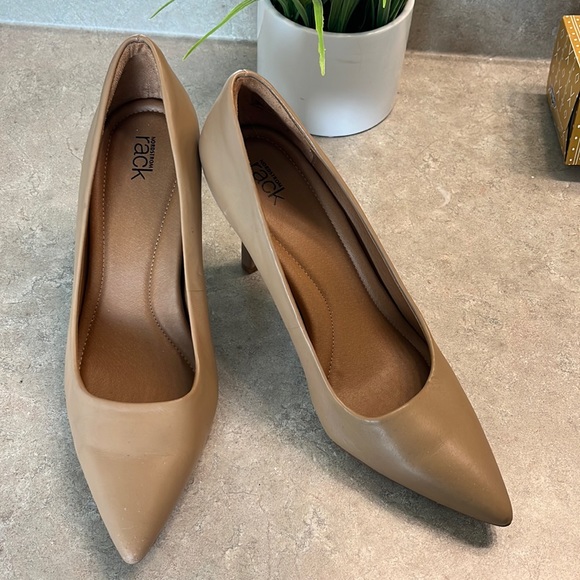 Nordstrom Tan Heels - Picture 1 of 3